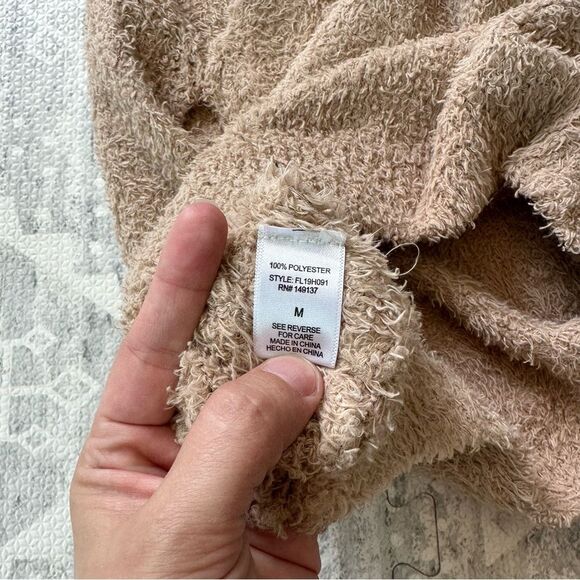 Favlux Fashion Light Beige Turtle Neck Sweater Vest Sleeveless Side Slits Size M - Picture 7 of 10